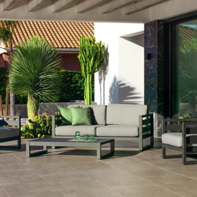 Salon jardin 4 à 5 places sofa 2 places 2 fauteuils table basse anthracite gris clair