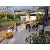 Pergola bioclimatique aluminium anthracite 10.80 m² lames toit écru